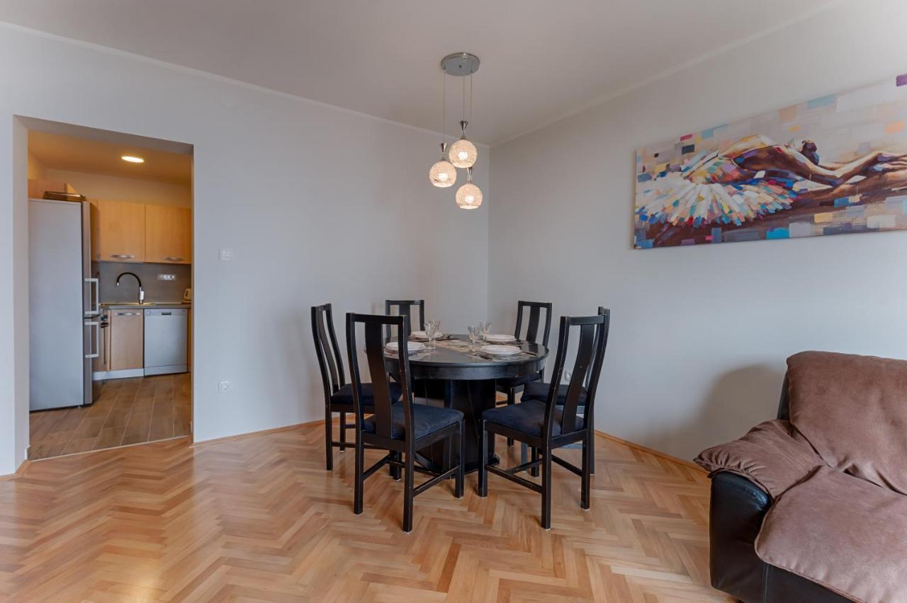Apartament Two Bedroom Paris Rijeka