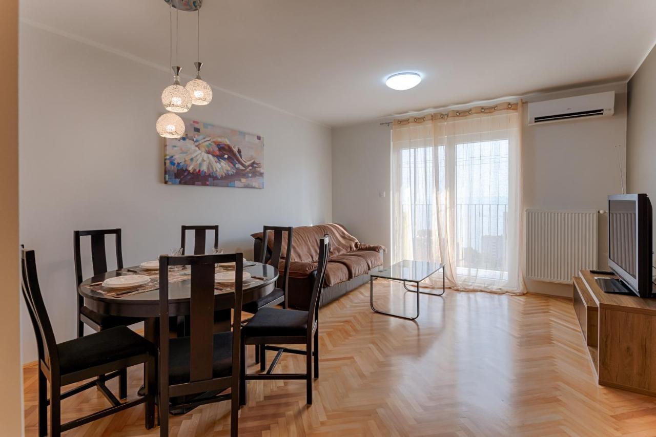 Two Bedroom Paris Rijeka