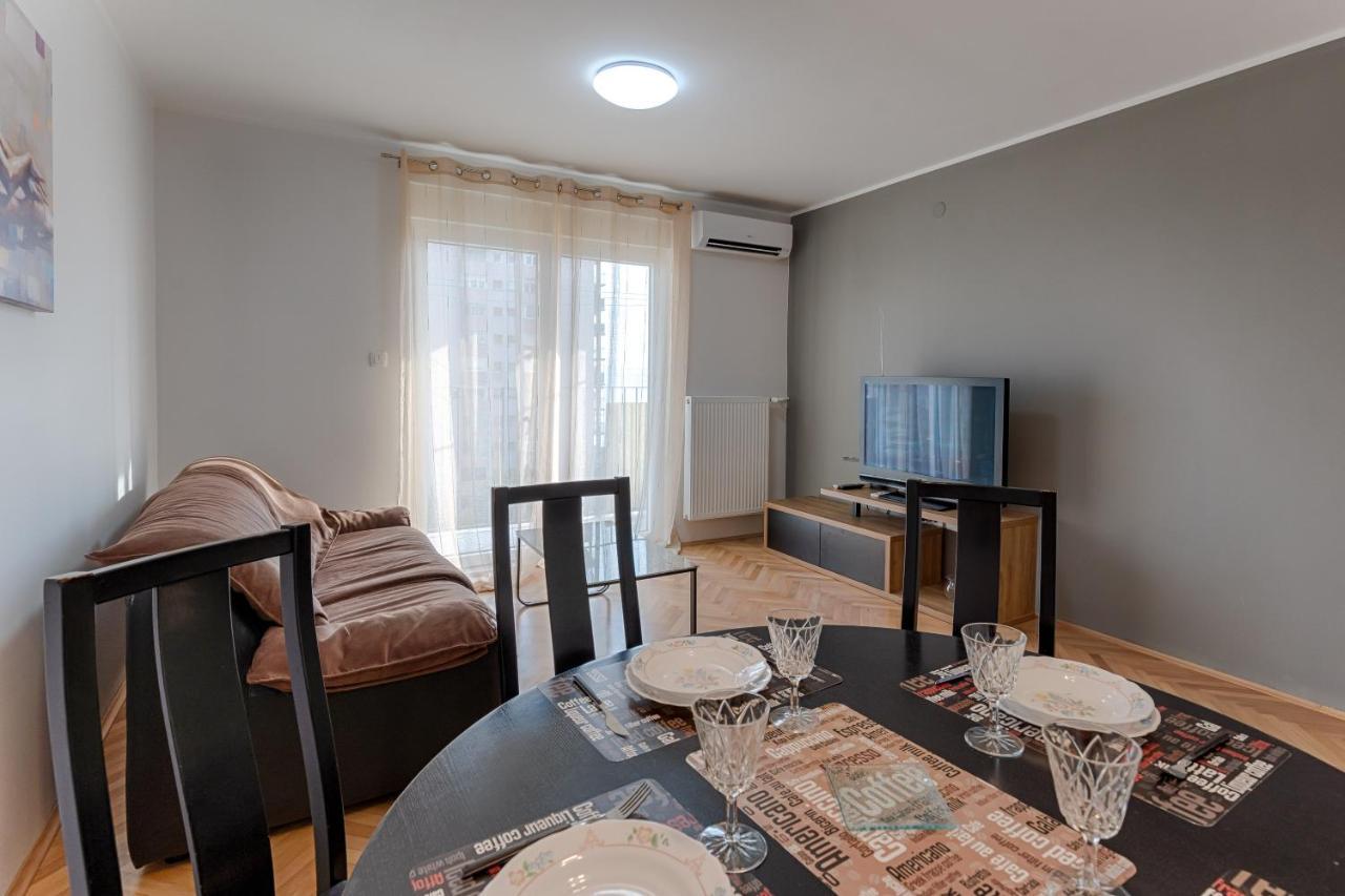 Two Bedroom Paris Rijeka